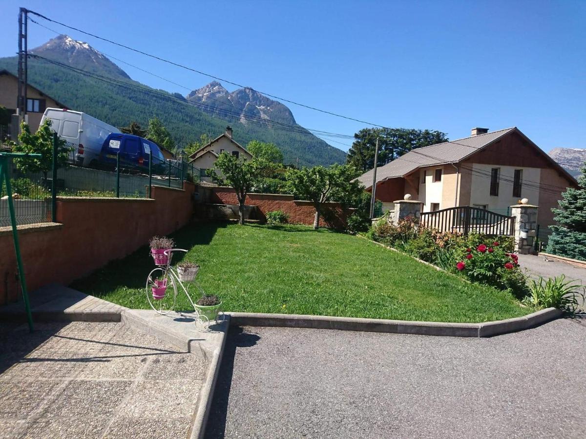 Maison Mitoyenne Avec Terrasse Villar-Saint-Pancrace Exterior foto